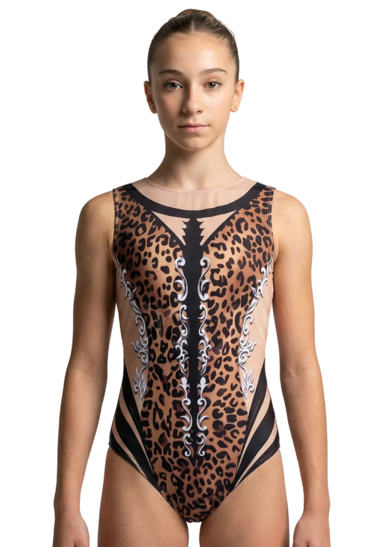 RSG-Wettkampfanzug mit Animal-Print in Braun und Schwarz, mit hautfarbenem Netz und dekorativen Details im kühnen Stil.
RSG-Anzug in Braun und Schwarz mit Leopardenmuster, seitlichem hautfarbenem Netz und grafischen Verzierungen im auffälligen Stil.
Rückansicht eines RSG-Anzugs mit Animal-Print in Braun und Schwarz, mit hautfarbenem Netz und gleichmäßigem Finish im wilden Stil.