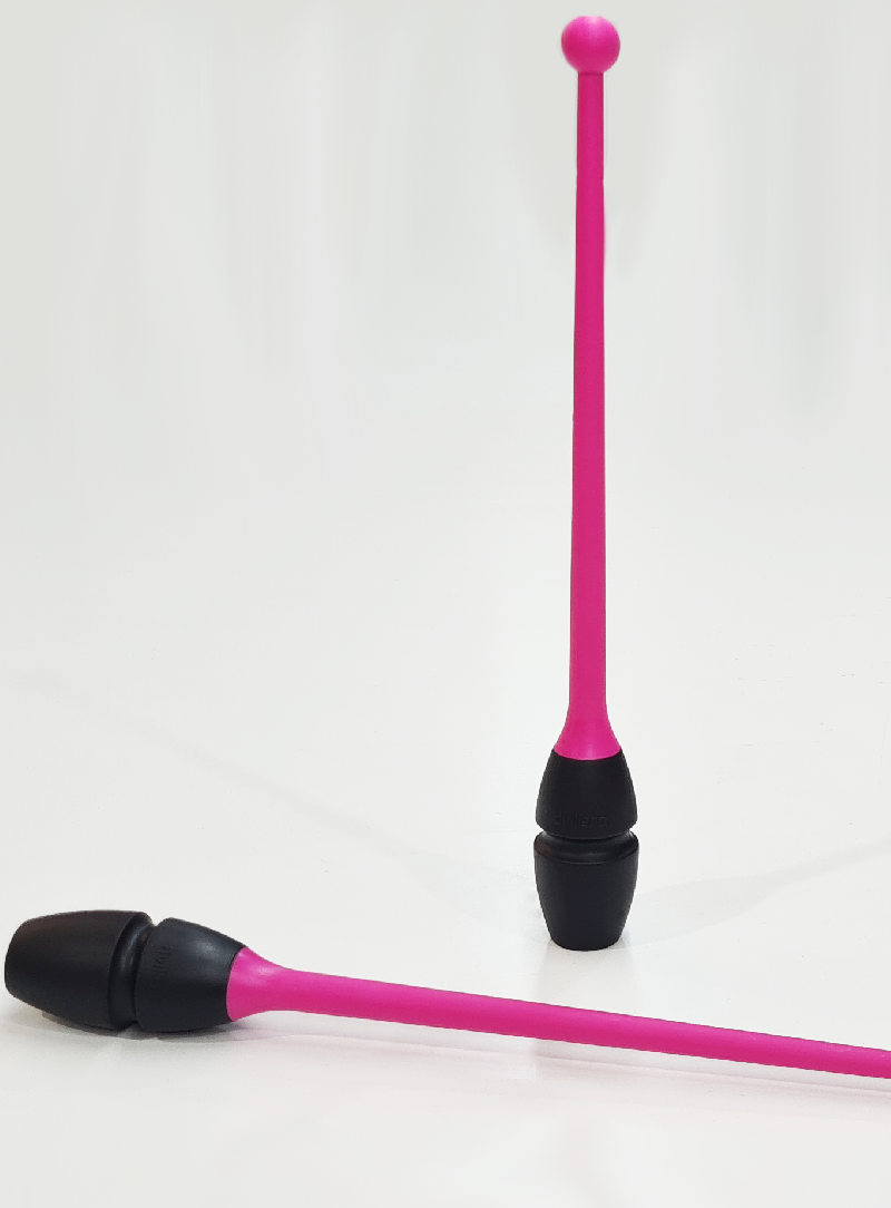 Par de mazas Dvillena & Vinkova cuerpo rosa con cabeza negra de alta calidad.