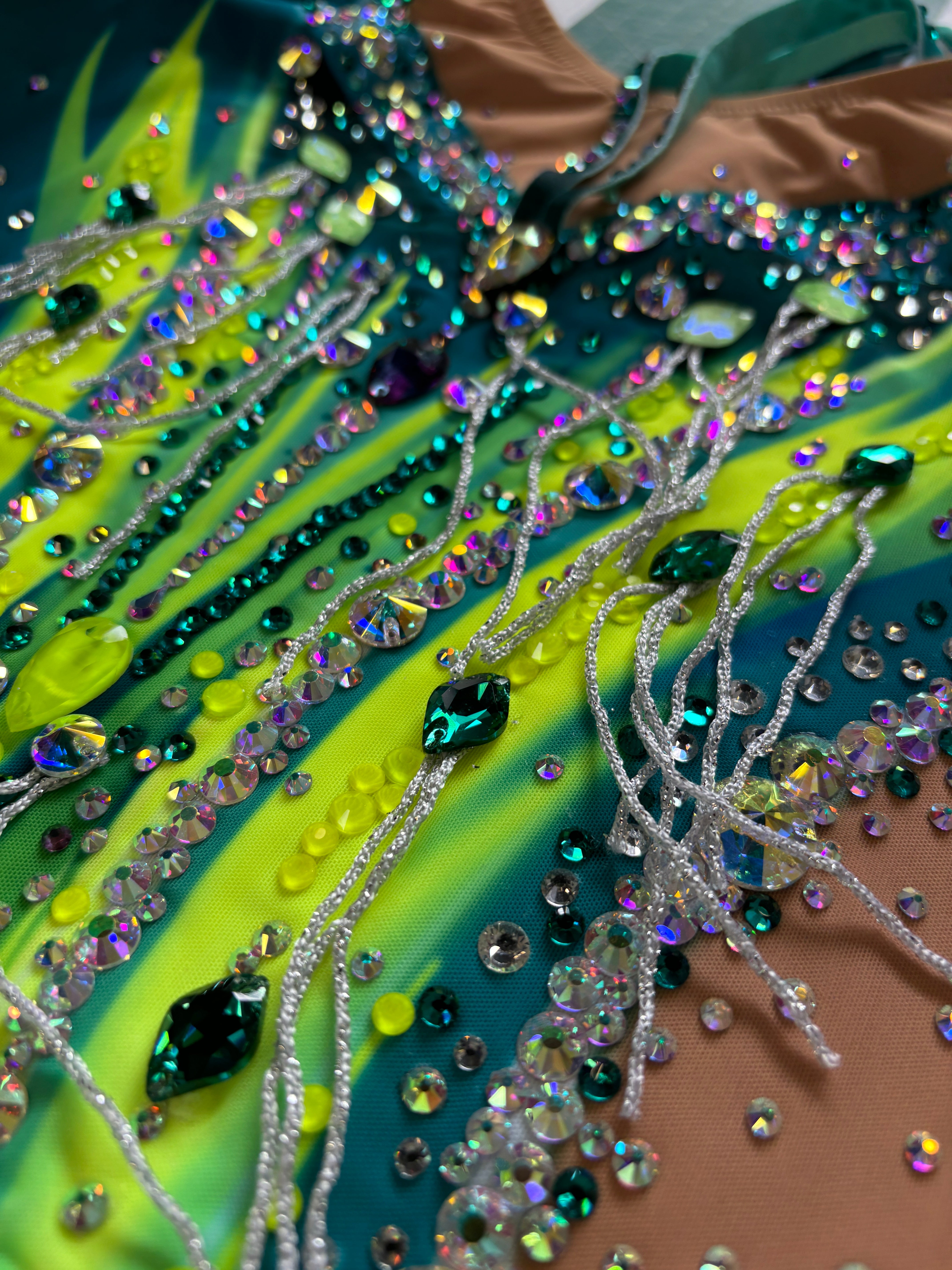 malla colores amarillo fluor y verde personalizado para ritmica Alaia