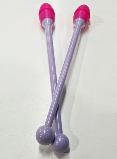 Ineinandersteckbare RSG-Keulen Dvillena & Vinkova in Lila glänzend und Fuchsia.