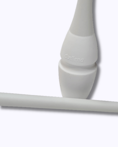 Einsteckbares Keulenpaar von Dvillena & Vinkova, komplett Weiß, professionelles Gerät.