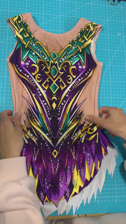 video del maillot de gimnasia ritmica verde y morado con strass de imitación 